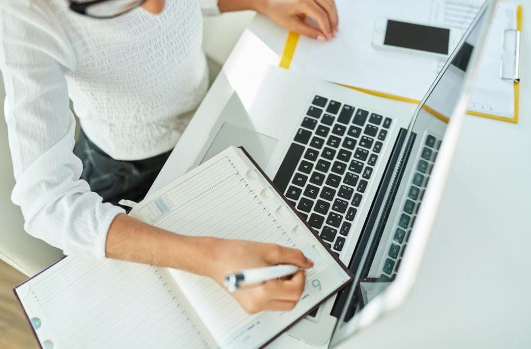 How Secretarial Services Benefit Your Business for Streamlining Operations