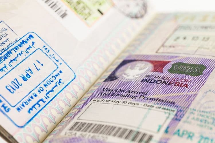 Daftar Negara Yang Memenuhi Syarat untuk Masuk ke Indonesia Melalui Visa on Arrival (VOA) dan Electronic Visa On Arrival (E-VOA)