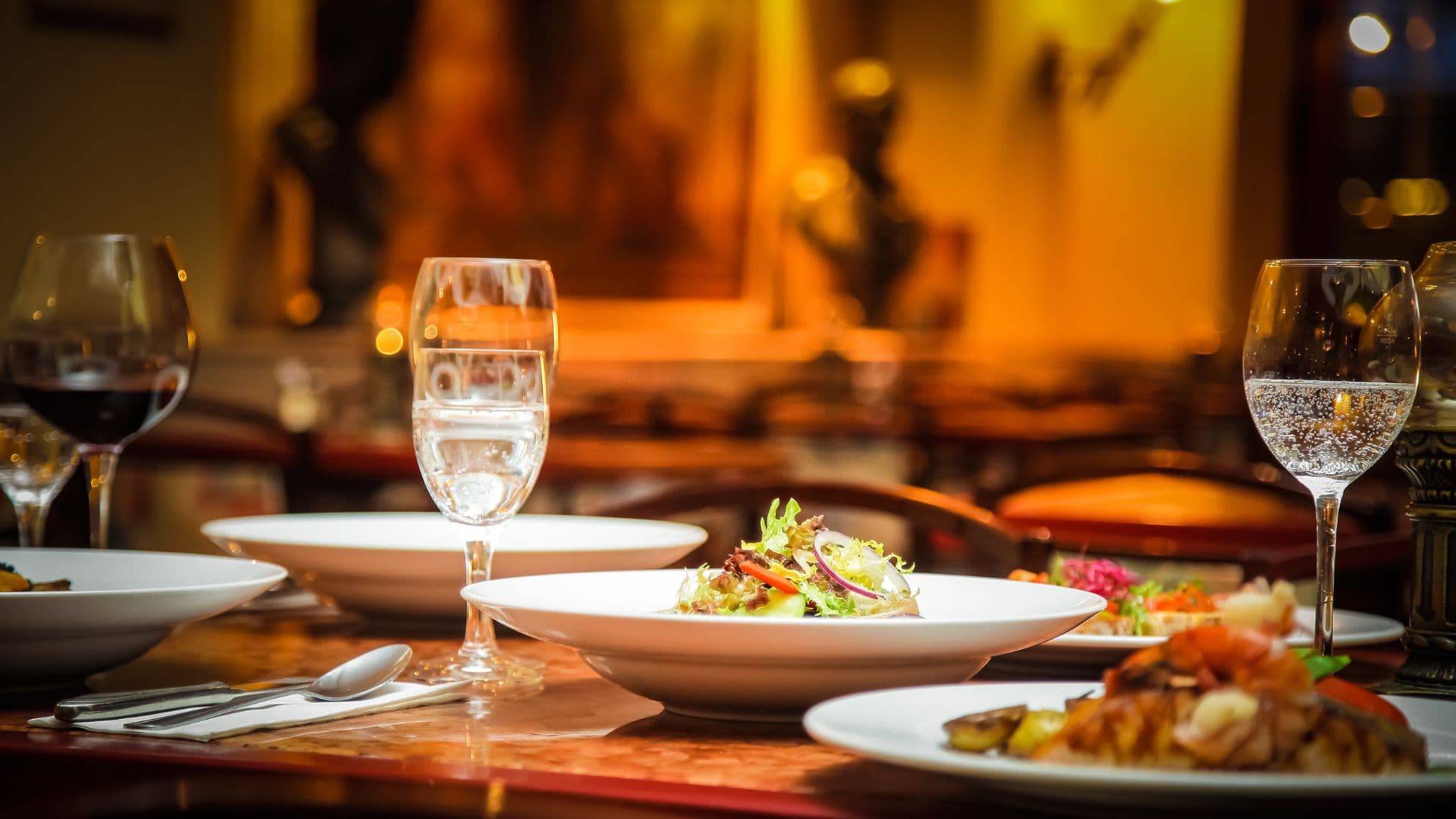 Food Reviewer Trends and Why Hygiene Licensing Matters for Restaurant Business in Indonesia
